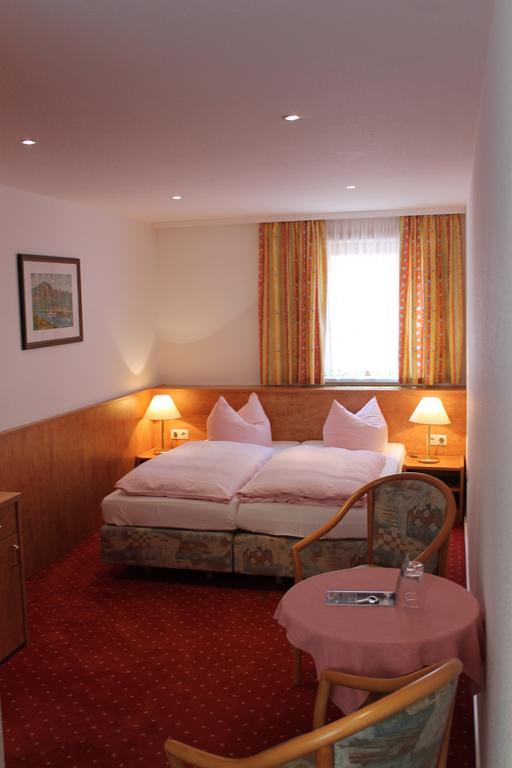 Gasthaus& Pension Zum Roten Haus Bad Schandau Quarto foto